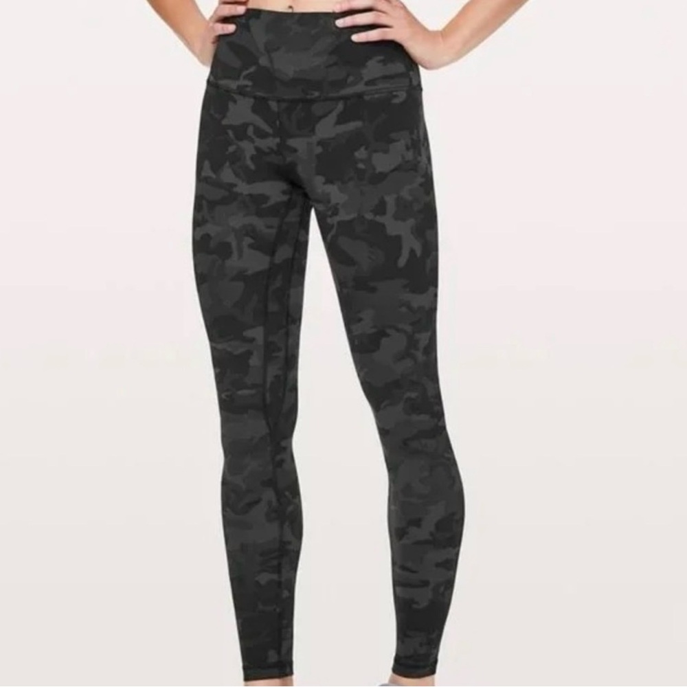 Lululemon Athletica Women's Black Camo Camouflage Leggings 8